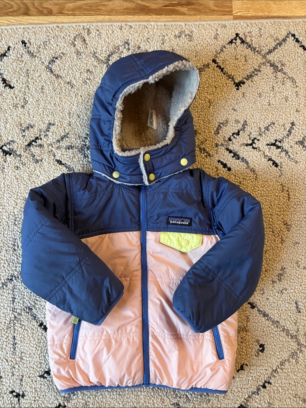Patagonia Kids Puffer Jacket 5T like new